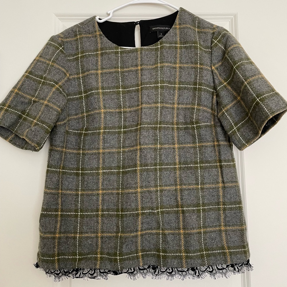 Darling banana republic plaid blouse and matching skirt. Top small, skirt sz 2